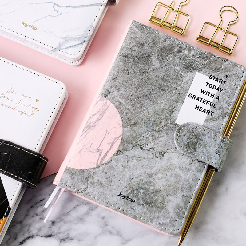 Varför tar anteckningsböcker av stenpapper över skrivborden 2024? Varför tar anteckningsböcker av stenpapper över skrivborden 2024?